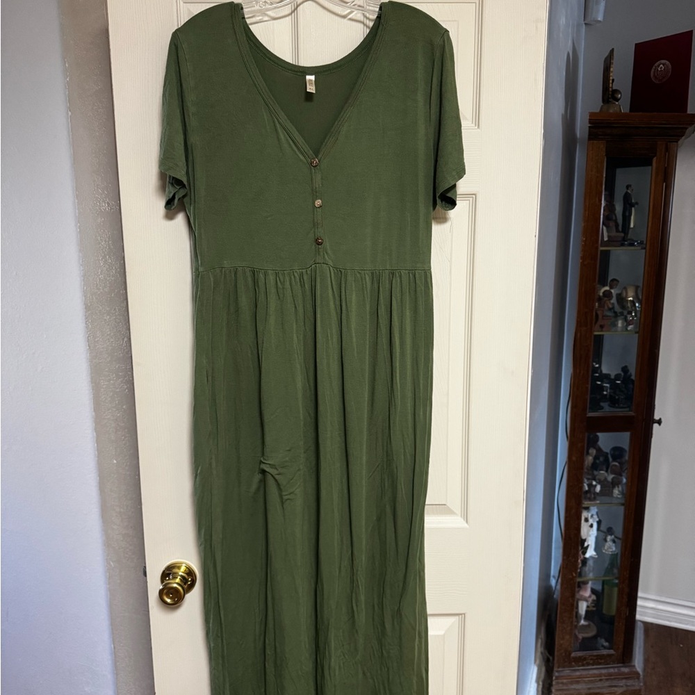 Elegant Green Maxi Dress